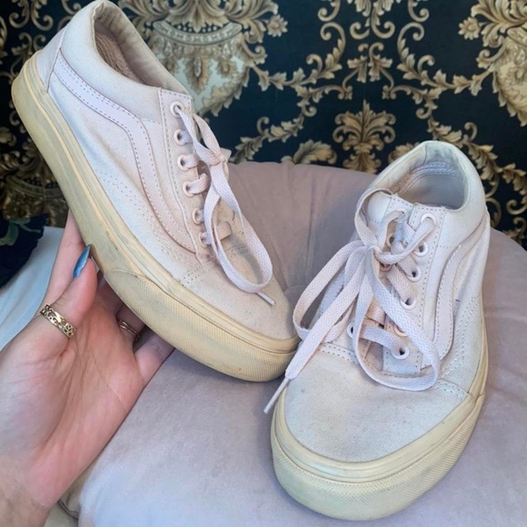 🦇 Pale Pink Old Skool Vans 🦇 - Picture 2 of 4